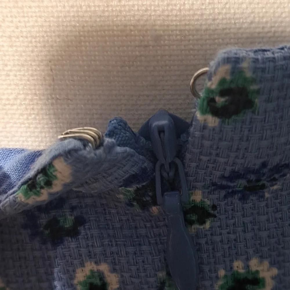 J. Crew Factory Scalloped edged‎ floral basket weave dress. Size 00. Light Blue.